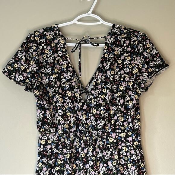 Divided H&M Black Floral Romper Size Medium - Picture 4 of 13